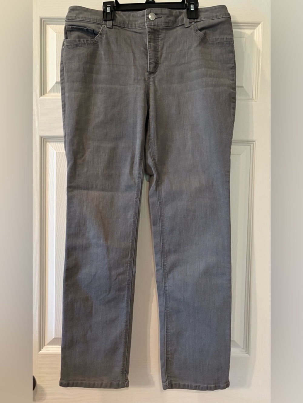 Chico’s so slimming Women’s Straight-Leg Gray Jeans - Classic Style 1.5 short 10